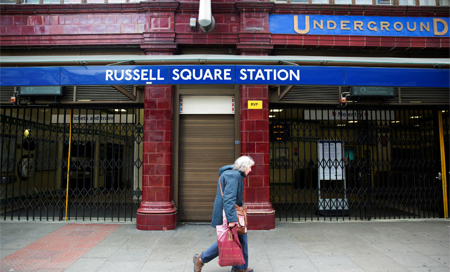 Un muerto y cinco heridos por un ataque con cuchillo en Londres